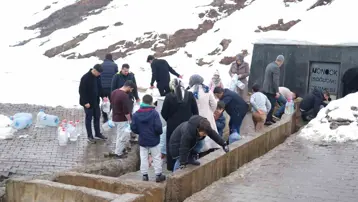 Şebeke suyunun kirliliği açıklandı. Vatandaş çeşmelere akın etti