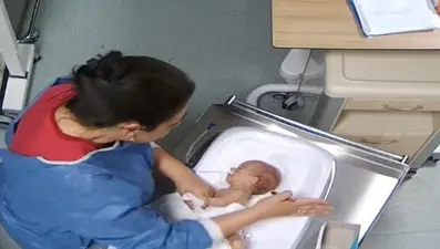 5 günlük bebeği döverek engelli bırakan hemşire: Ben de bir anneyim, evladımın yanında olmalıyım