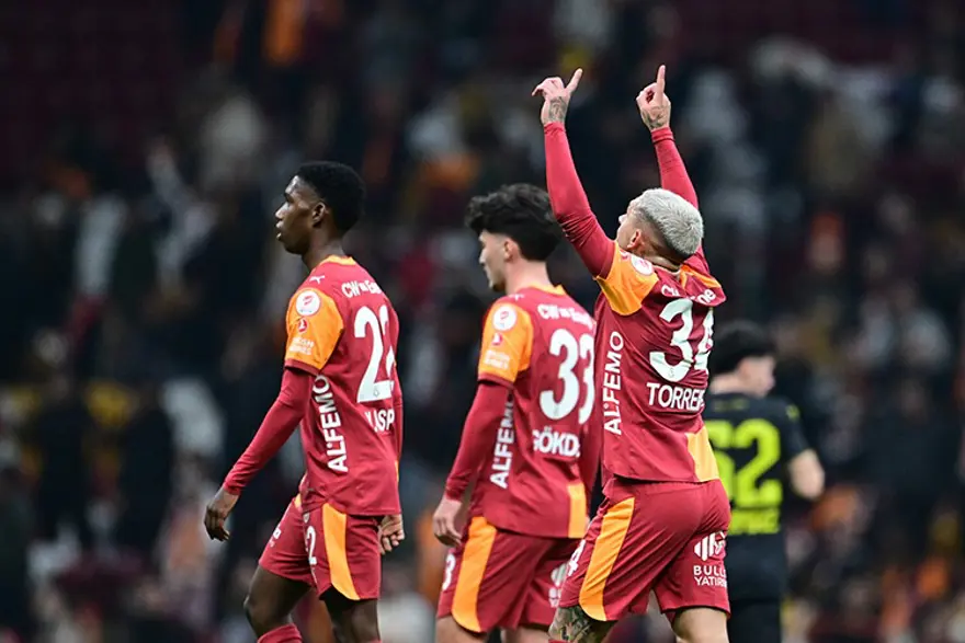 GALATASARAY'DA 2 EKSİK 4 GALATASARAY'DA 2 EKSİK 4