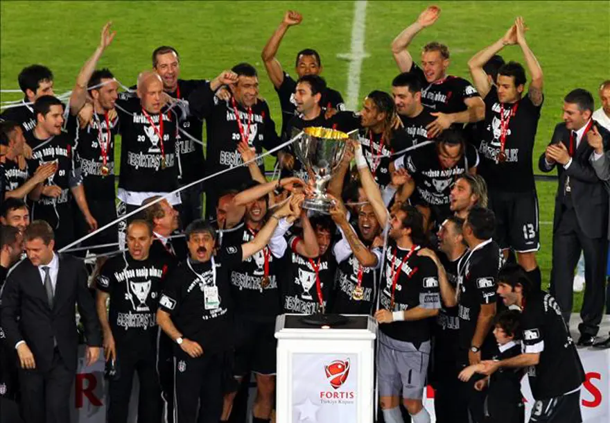 Beşiktaş: 4 - Fenerbahçe: 2 52 Beşiktaş: 4 - Fenerbahçe: 2 52