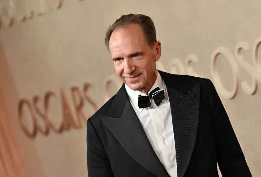 Oscar Ödülleri'nin kırmızı halısında şıklık yarışı! Gecenin en iyi görünümleri 20