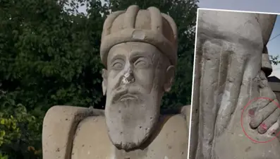 Mimar Sinan'ın heykeline zarar verildi