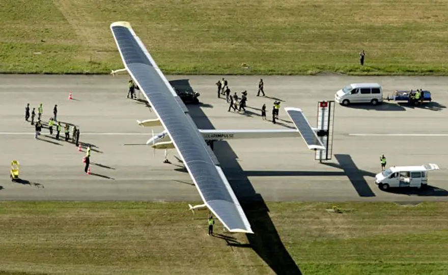 Solar Impulse başardı! Solar Impulse başardı!