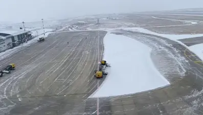 Havalimanlarında karla mücadele