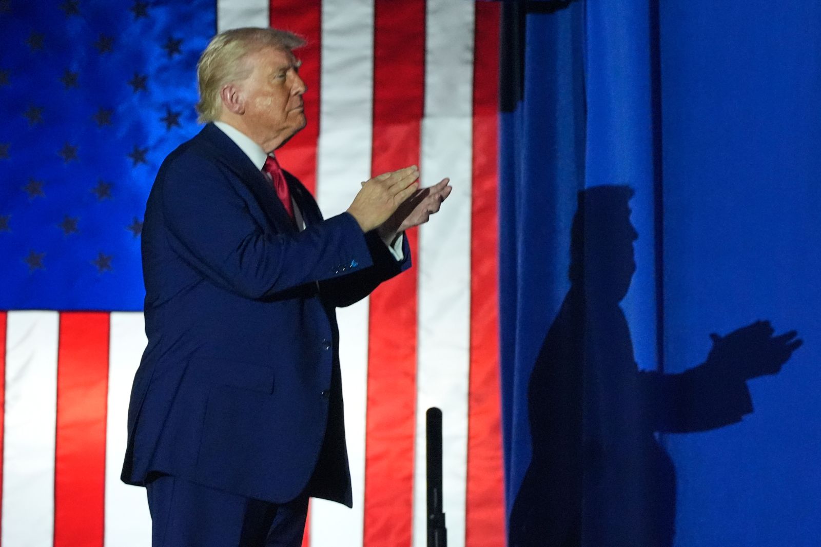 ABD Başkanı Trump: "Ekonomik büyüme için önce Biden'ın 'yükünden' kurtulmamız gerekiyor"