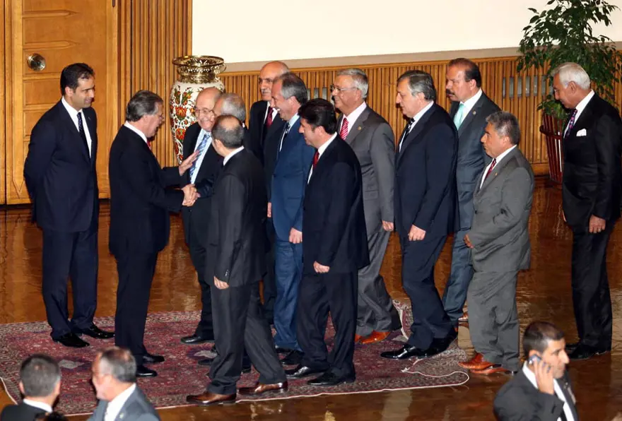 Siyasetçiler resepsiyonda buluştu 2