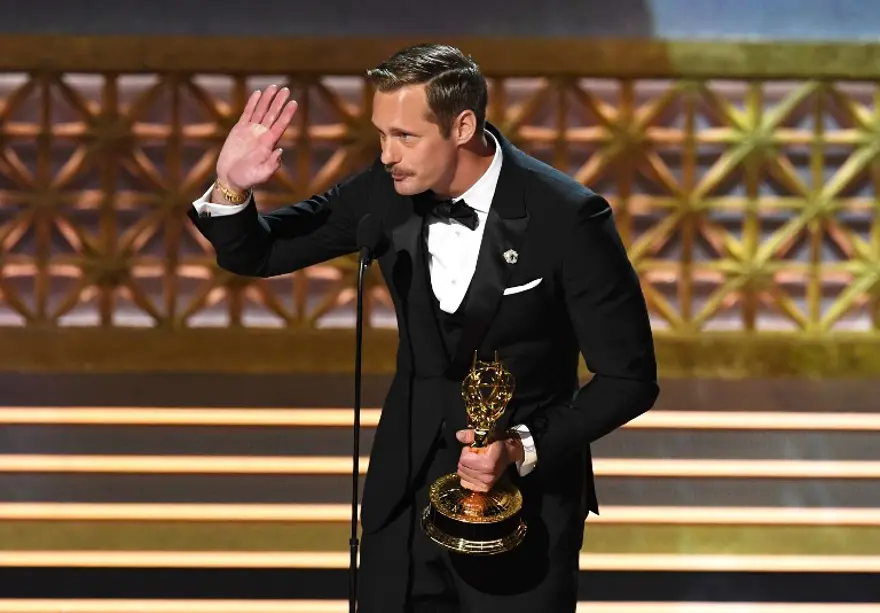 Nicole Kidman rol arkadaşını öperek kutladı 4