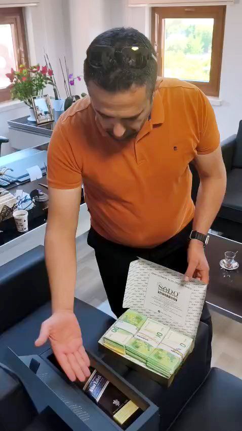 Manavgat Belediyesi'ne operasyon: Baklava kutusundan avrolar çıktı