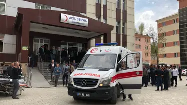 Siirt'te öğrenci servisi devrildi: 1 ölü, 17 yaralı