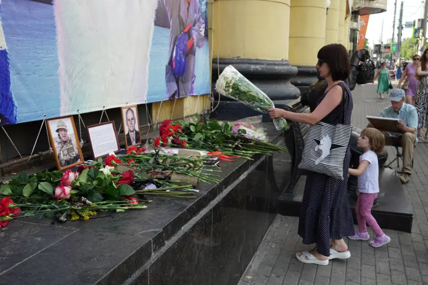Wagner'in kurucusu Prigojin için Rostov’da anma töreni 11 Wagner'in kurucusu Prigojin için Rostov’da anma töreni 11