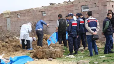 Oğlunu öldürüp evin bahçesine gömdü (15 ay sonra ortaya çıktı)