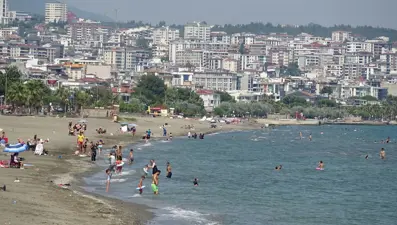 "Denize girmeyin" uyarısı: Dalga yüksekliği 1 metreye yaklaştı