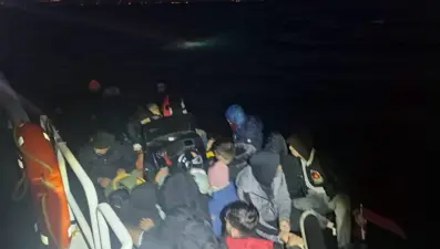 Ayvalık'ta 27 düzensiz göçmen yakalandı