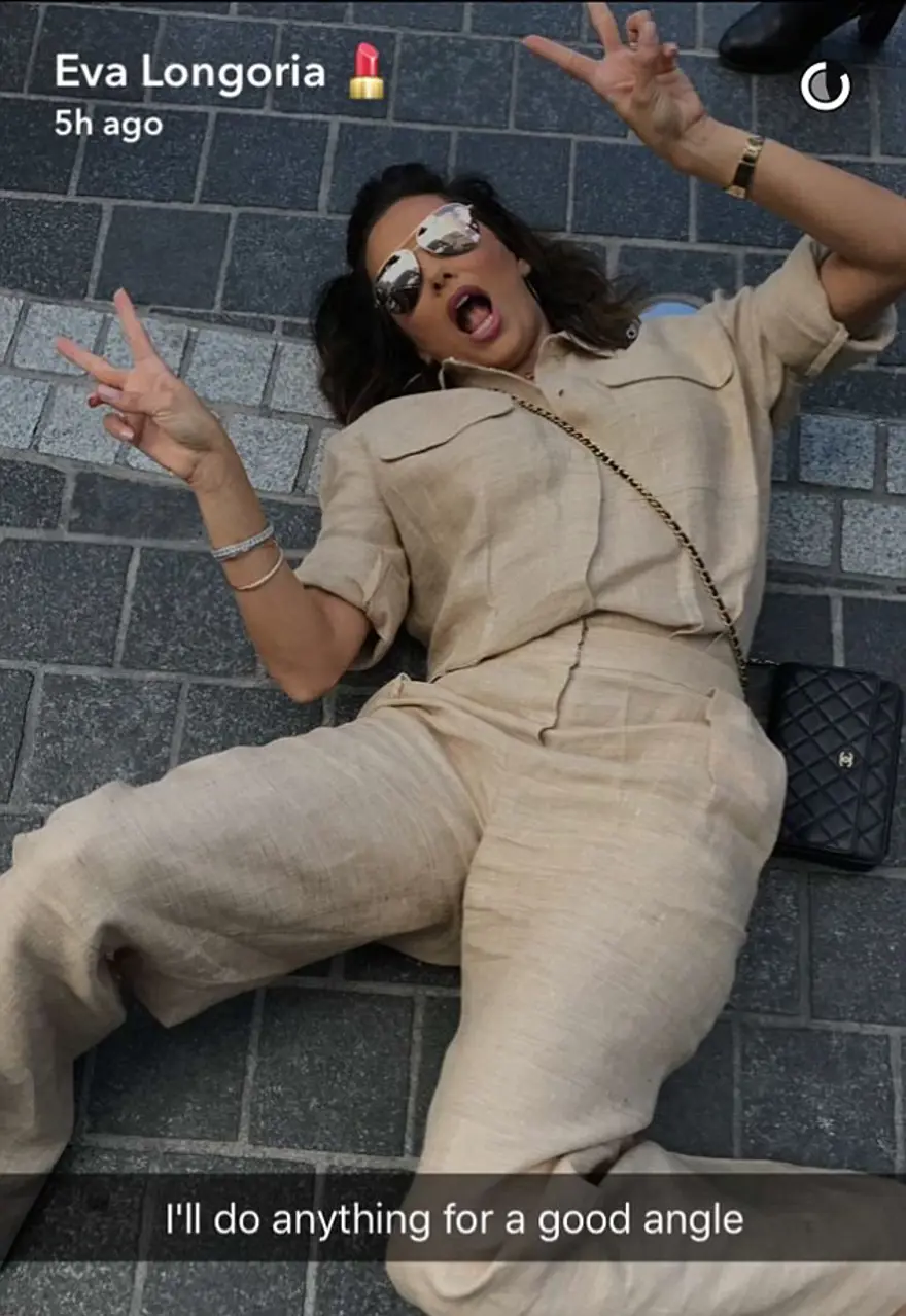 Eva Longoria fotoğraf uğruna yerlerde süründü 2