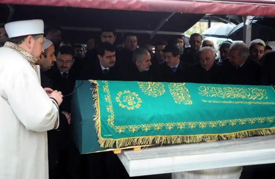 Davutoğlu gözyaşlarını tutamadı 5 Davutoğlu gözyaşlarını tutamadı 5