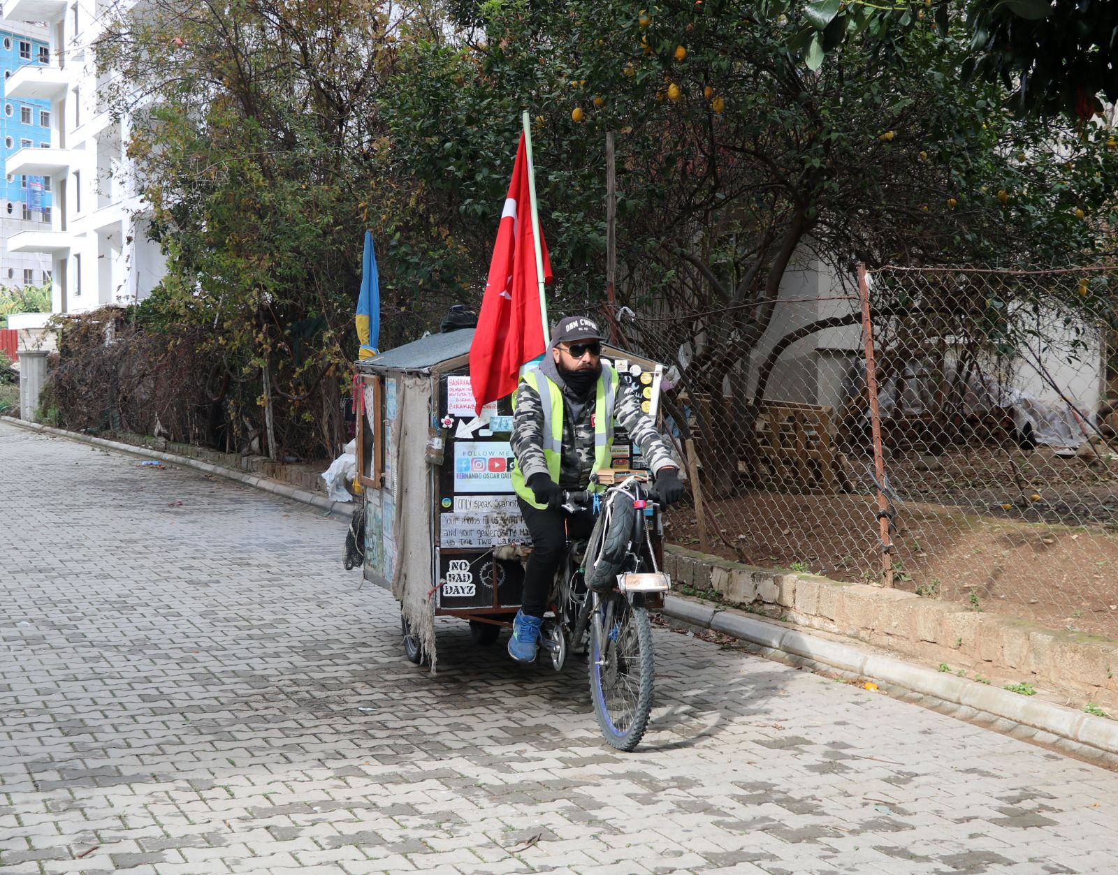 Arjantinli gezgin, bisikletiyle dünyayı geziyor