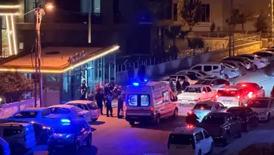 Adıyaman'da kaza: Otomobilin çarpıştığı 2 yaya yaralandı