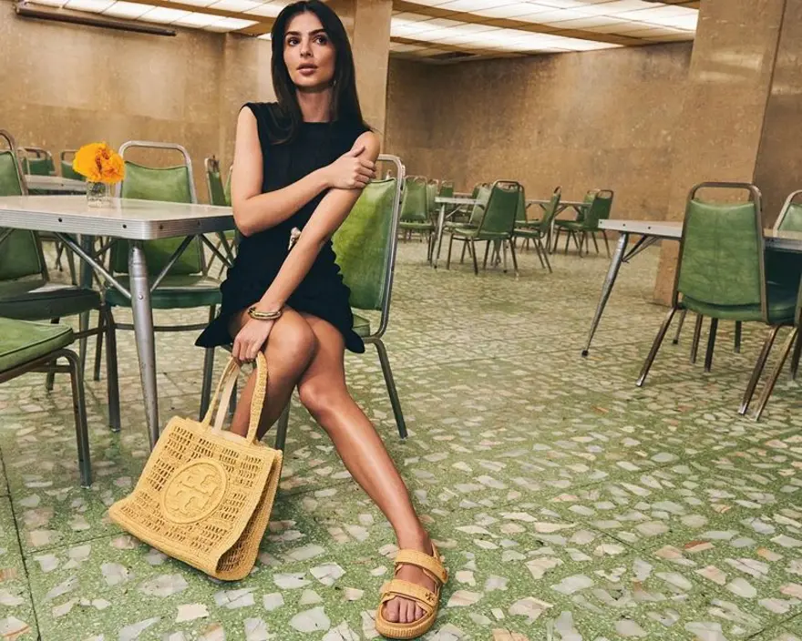 Emily Ratajkowski yaz trendlerini tanıttı 1