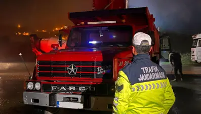 Çakar lamba kullanan kamyon sürücüsüne 138 bin lira ceza kesildi