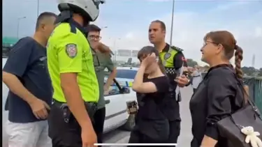 Sınava giderken aracı arızalandı, gözyaşlarına boğuldu