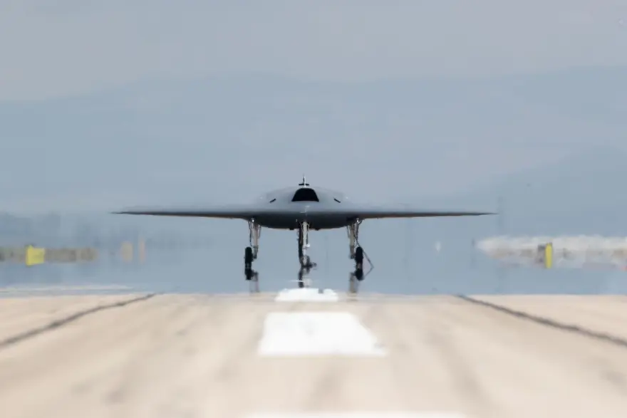 İNSANSIZ SAVAŞ UÇAĞI ANKA-3 İLK KEZ PİSTE ÇIKTI 33