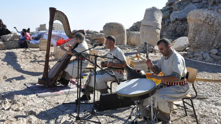 Nemrut zirvesinde engelliler için özel konser