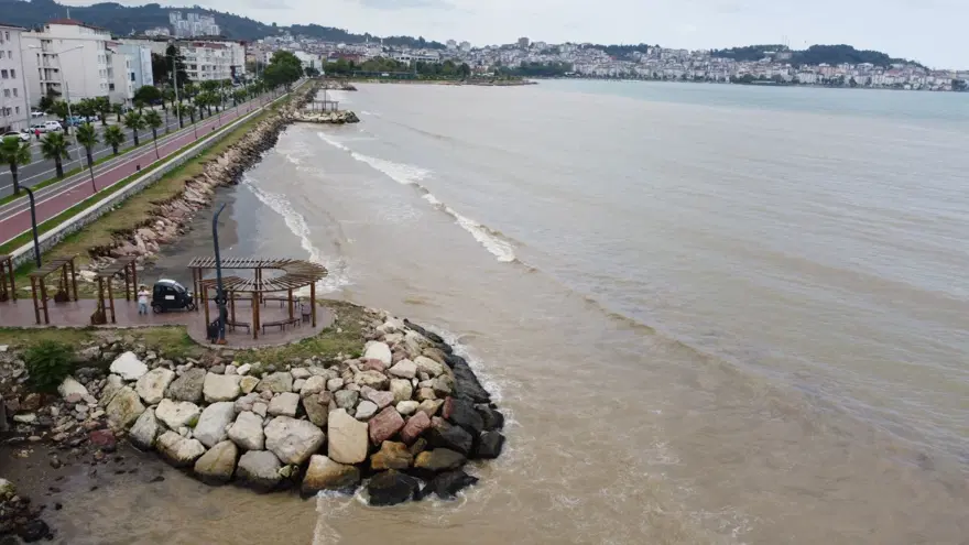 Ordu'da denizin rengi değişti 3 Ordu'da denizin rengi değişti 3