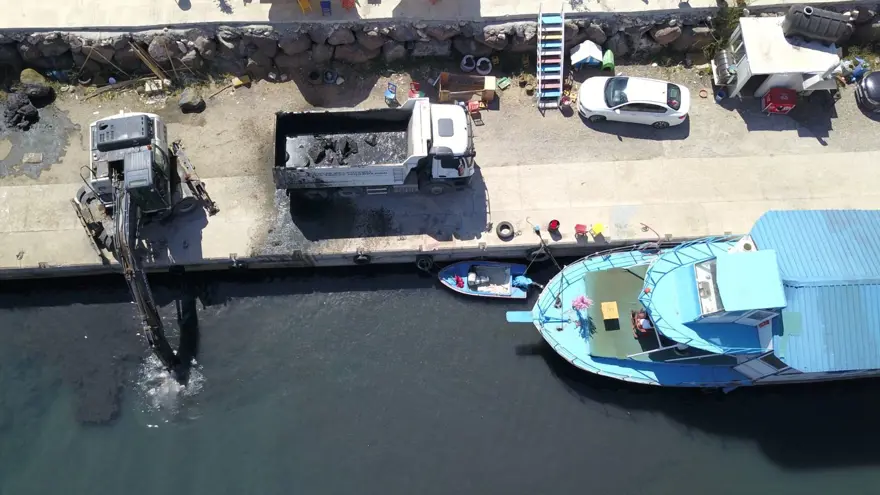 Van Gölü'nde kuraklık: Teknelere iş makineleri yol açtı 6