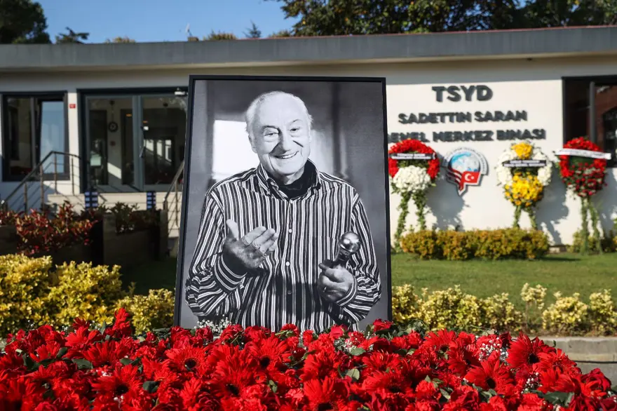 Halit Kıvanç son yolculuğuna uğurlandı 