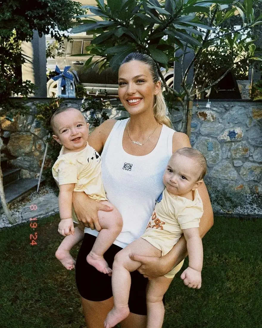 Yasemin Şefkatli'den "Aşklar geldi" paylaşımı 16