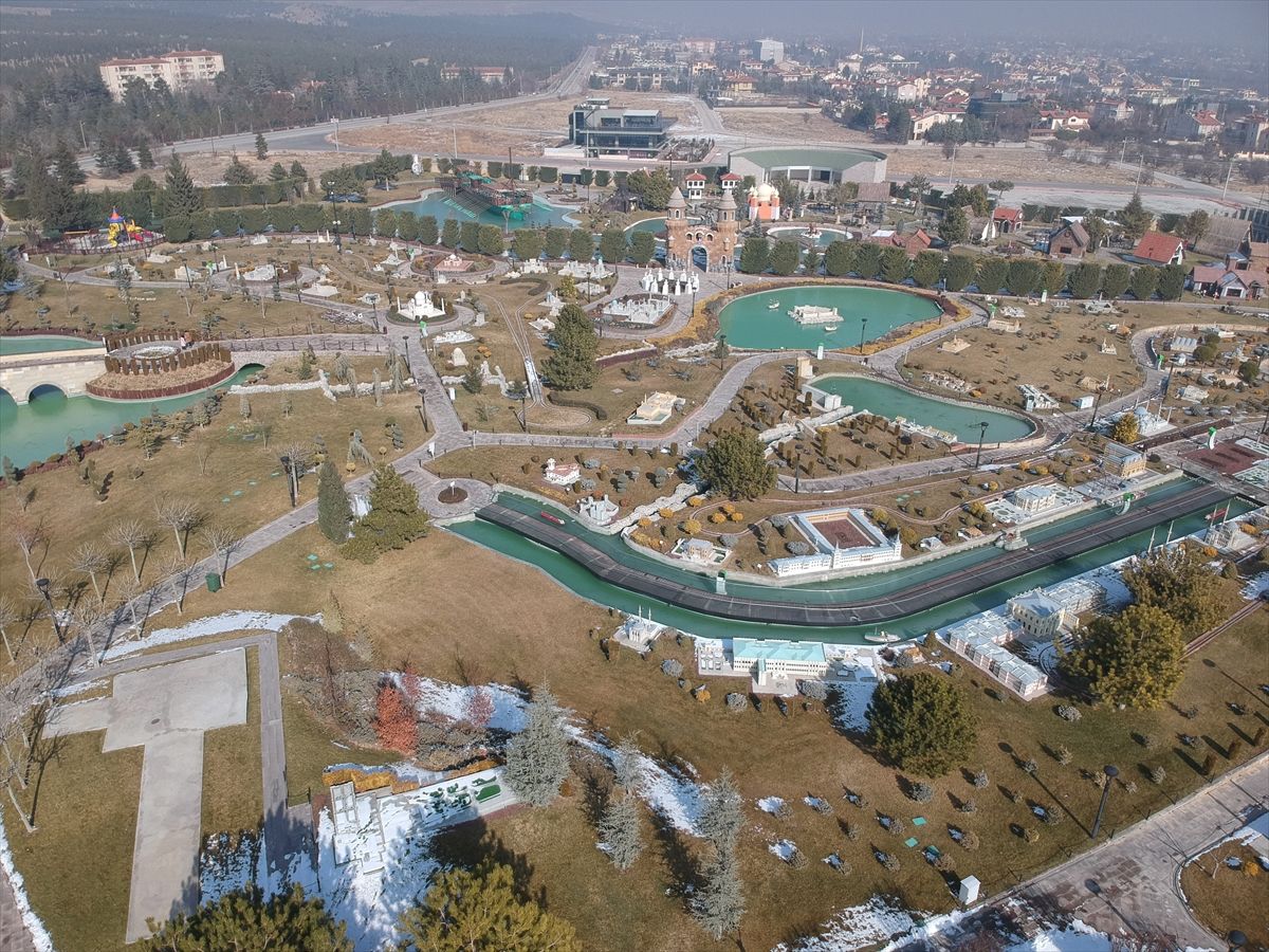 '80 Binde Devr-i Alem Parkı' ziyaretçilerini bekliyor
