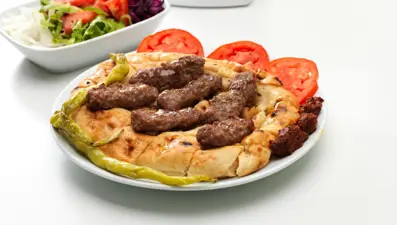 Antalya'nın katkısız lezzeti: Şiş köfte