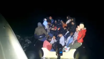 İzmir açıklarında 31 düzensiz göçmen yakalandı