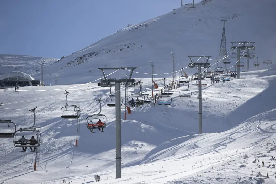 Sezona başlayan Palandöken ilk günden doldu 4