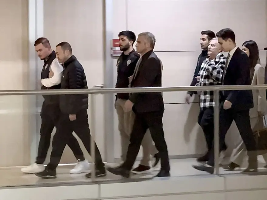 Yasa dışı bahis soruşturması: Mehmet Ali Erbil ile Serdar Ortaç için istenen ceza belli oldu Yasa dışı bahis soruşturması: Mehmet Ali Erbil ile Serdar Ortaç için istenen ceza belli oldu