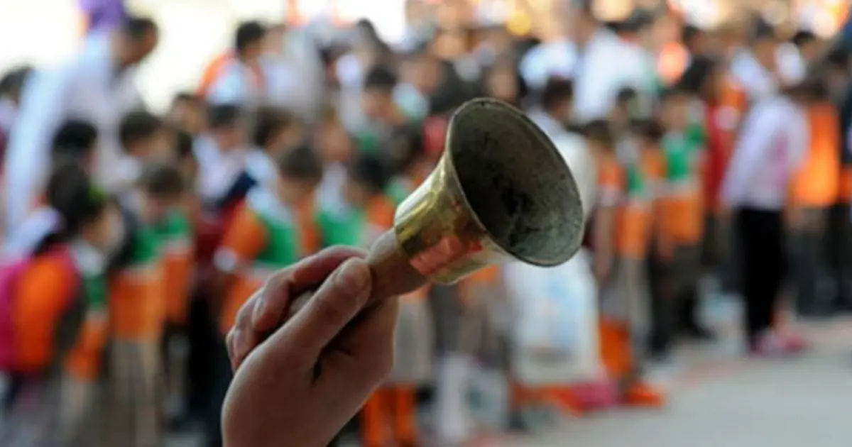 Okul müdürü öğrenciyi merdivenden itti iddiası: Soruşturma başlatıldı