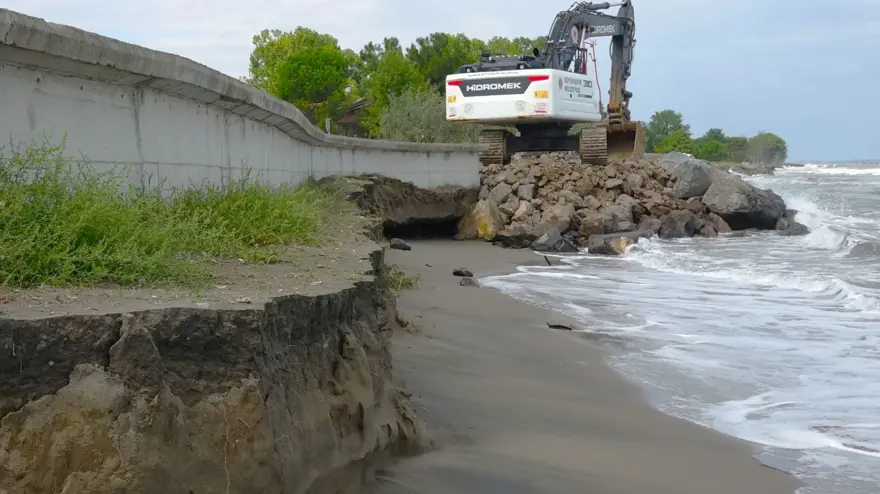 "HEM KIYI AŞINIYOR HEM DE AŞINAN MALZEME DENİZ TARAFINDAN ÇEKİLİYOR" 2