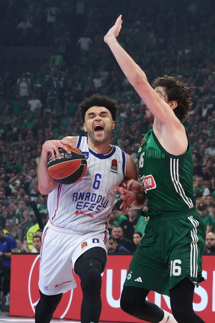 Cedi Osman'a tepkiler çığ gibi büyüdü, Ergin Ataman ve milli basketbolcudan açıklamalar geldi: "Maçı mı bırakacaktı?" 5 Cedi Osman'a tepkiler çığ gibi büyüdü, Ergin Ataman ve milli basketbolcudan açıklamalar geldi: "Maçı mı bırakacaktı?" 5
