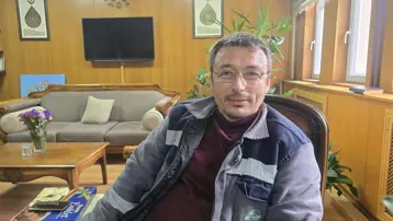 8 çocuk yaptı belediyede işe girdi şimdi hedefi 10 çocuk