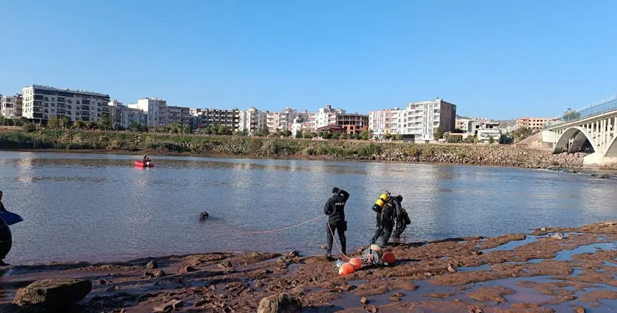 Dicle’ye atlayan kız kardeşlerden Zilan 6 gündür aranıyor 4 Dicle’ye atlayan kız kardeşlerden Zilan 6 gündür aranıyor 4