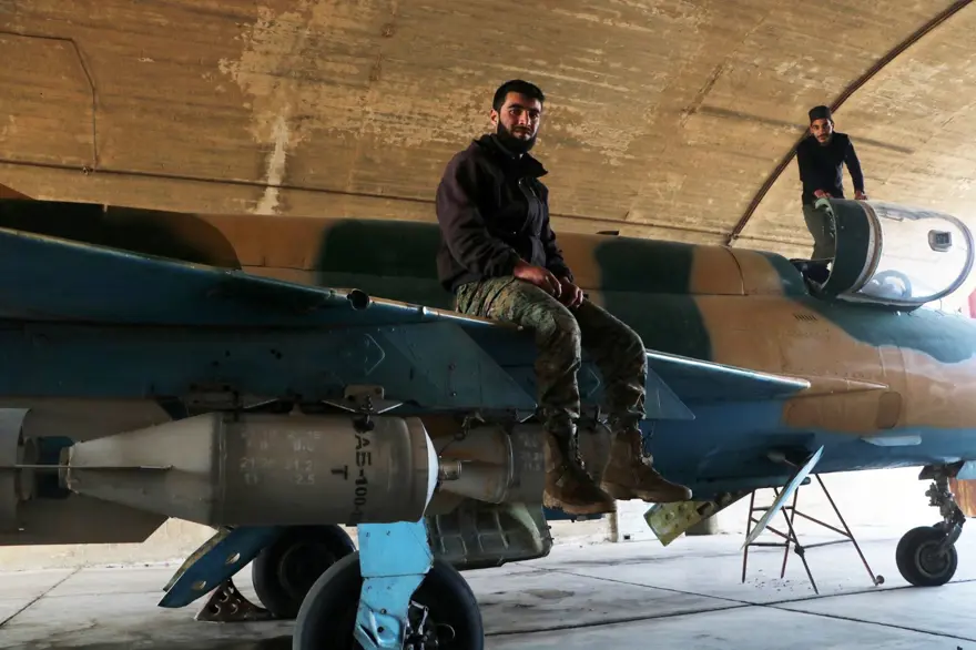 Esad'ın saldırılarda kullandığı uçaklar! Hama Hava Üssü görüntülendi 14 Esad'ın saldırılarda kullandığı uçaklar! Hama Hava Üssü görüntülendi 14