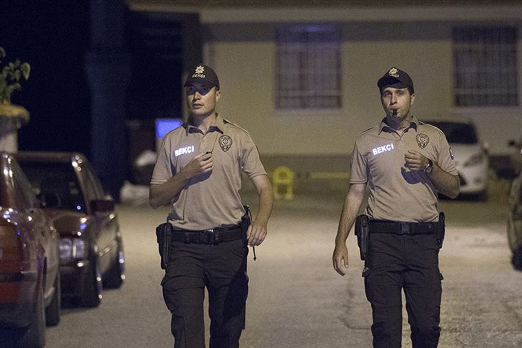 Mahalle bekçisi geri döndü, artık sokaklarda düdük sesi duyulacak