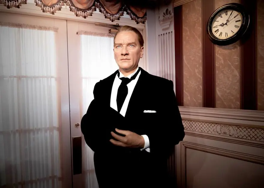Atatürk'ün balmumu heykeli Berlin'de ziyarete açıldı 1