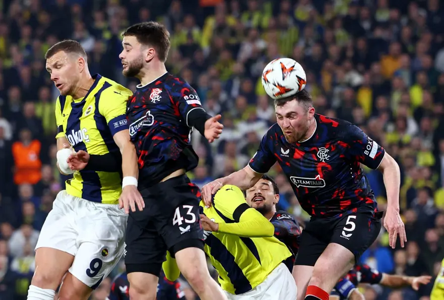 TUR, İSKOÇYA'YA KALDI 1