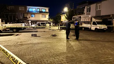 İzmir'de silahlı ve bıçaklı kavgada 4 kişi yaralandı