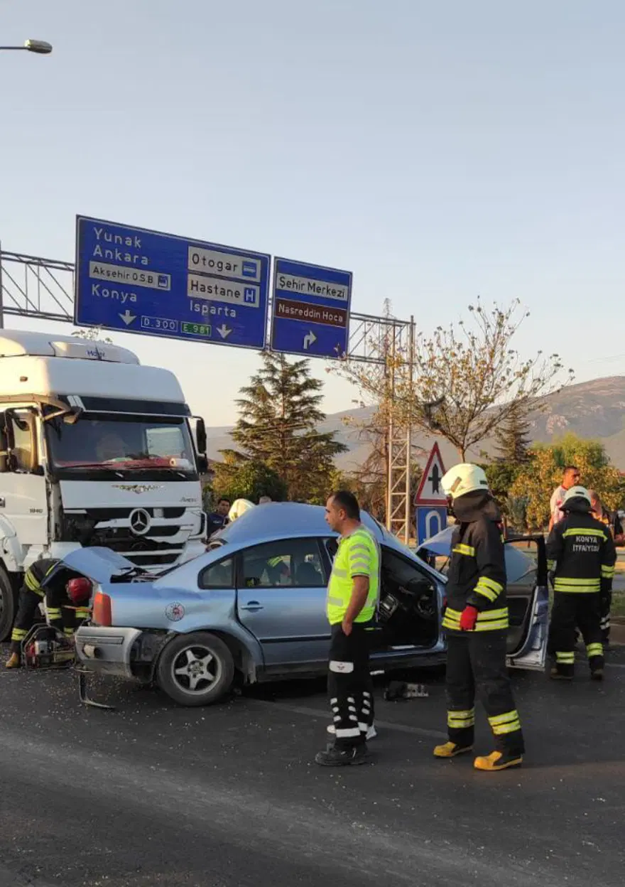 Kavşakta feci kaza: Hurda yığınına dönen otomobilde anne ileoğlu can verdi 2