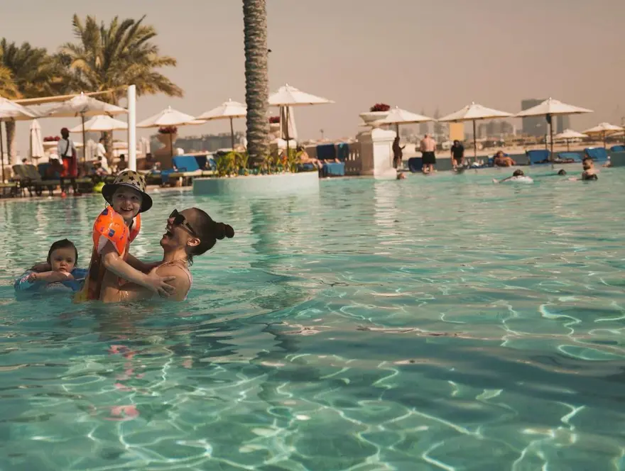 Meryem Uzerli kızlarıyla Dubai tatilinde 1