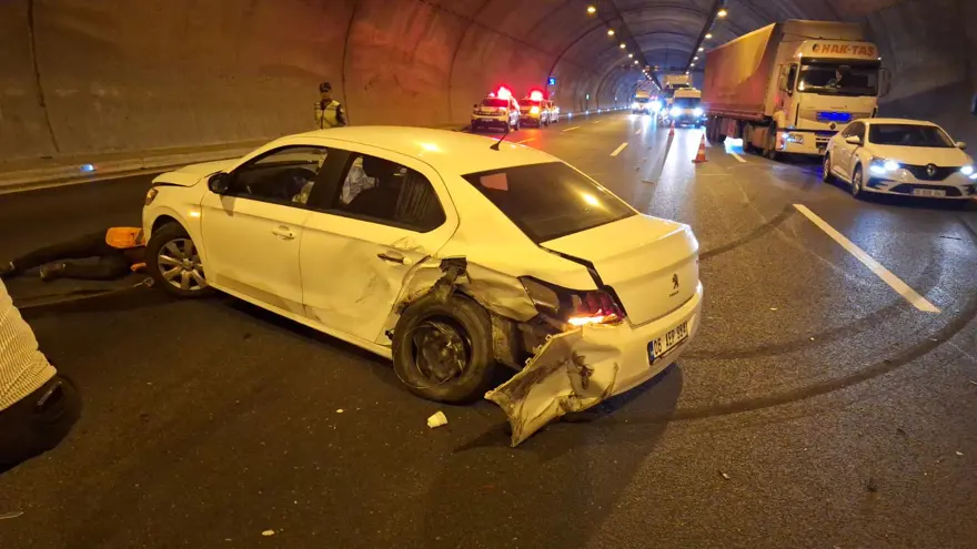 Kuzey Marmara Otoyolu'nda tünelde 3 araç birbirine girdi 4
