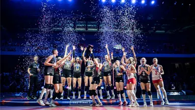 Voleybolda dünya zirvesine giden yol: Filenin Sultanları 100.yılın gururu oldu