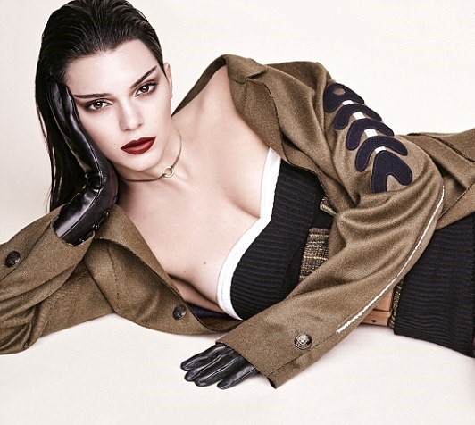 Kendall Jenner sekizinci kez Vogue'a kapak oldu | NTV Haber